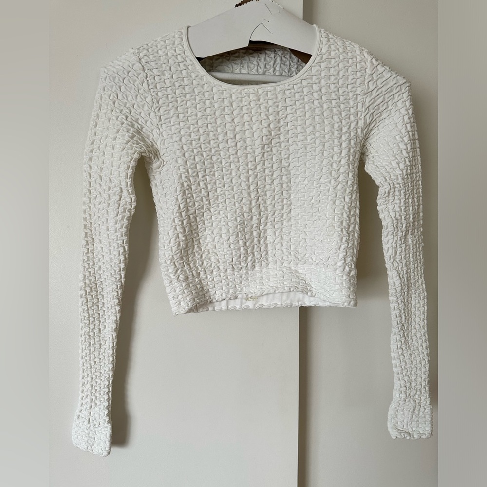 NUX crop top top long sleeves white crop top bubbled textured size S